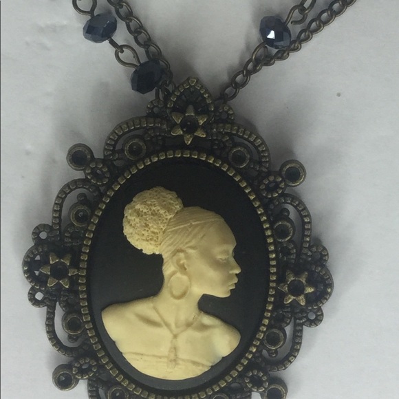 Vintage Cameo Necklace - Picture 4 of 6